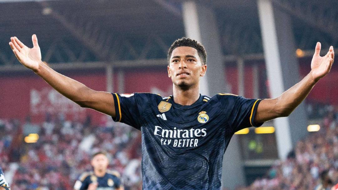 23岁双一阵球员场均20 13助队进总决赛